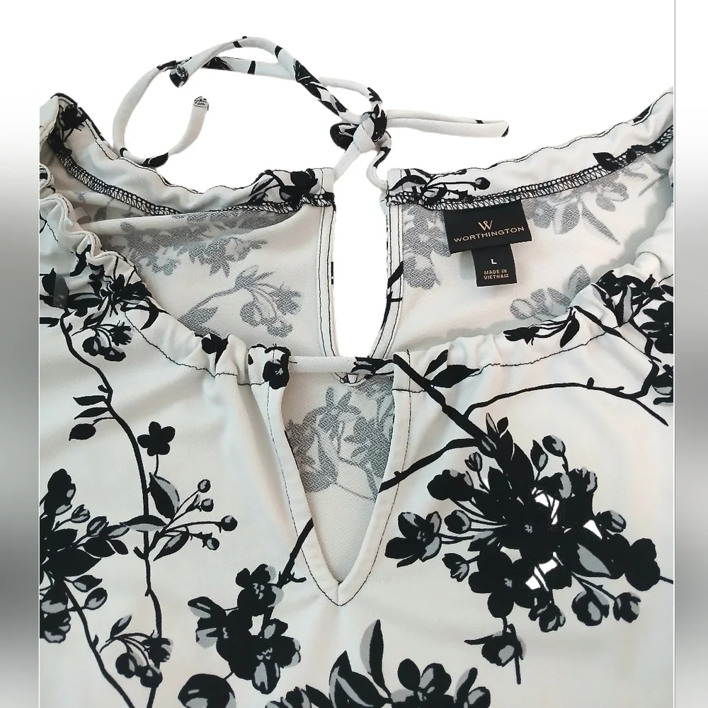 Worthington Black and White Floral Blouse - Picture 2 of 3